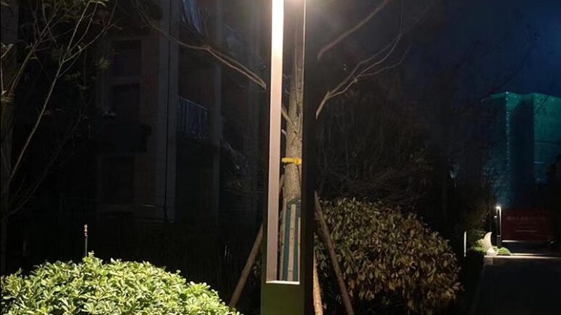 酒店同款射灯因其简约时尚的设计，适用于多种家居场景。以下是一些常见的适用场景：